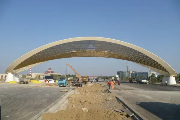 Lavori in costruzione della porta di accesso del Terminal Airport